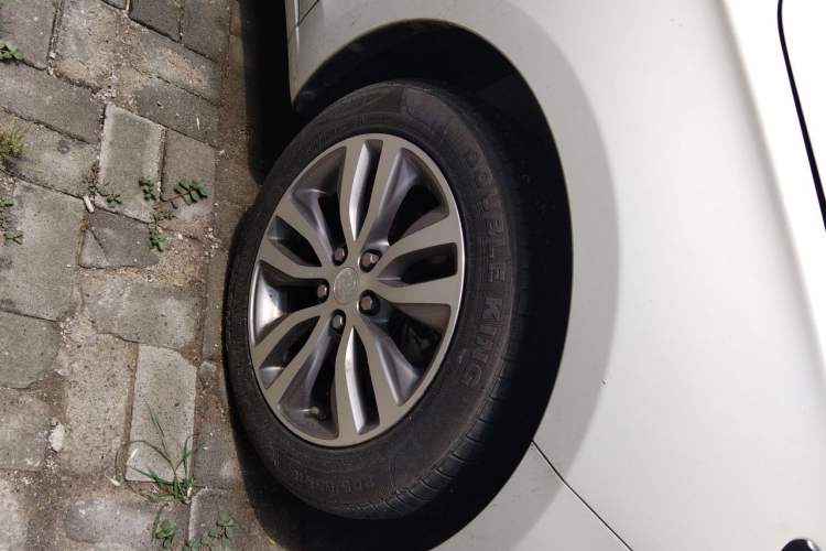 Used Buick GT 2019 18T Automatic Connected Elite Model China VI Standard Right Front Wheel Hub