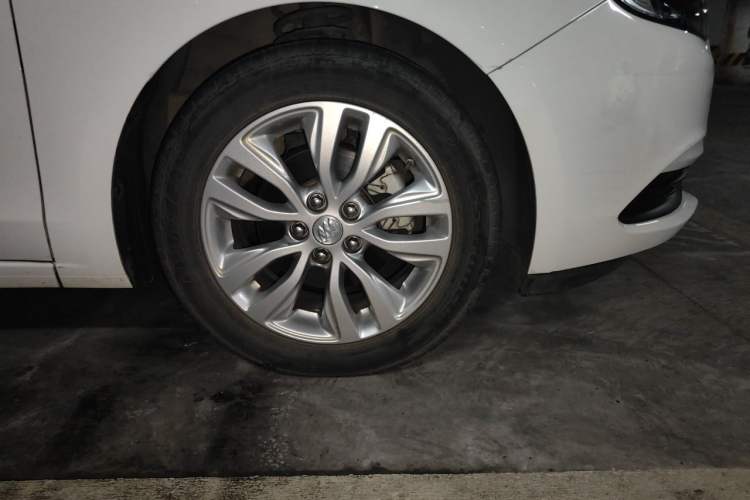 Used Buick GT 2019 15T Dual-Clutch Connected Elite Model China VI Right Front Wheel Hub