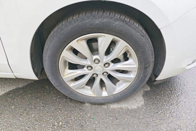 Used Buick GT 2019 15T Dual-Clutch Connected Elite Model China VI Right Front Wheel Hub