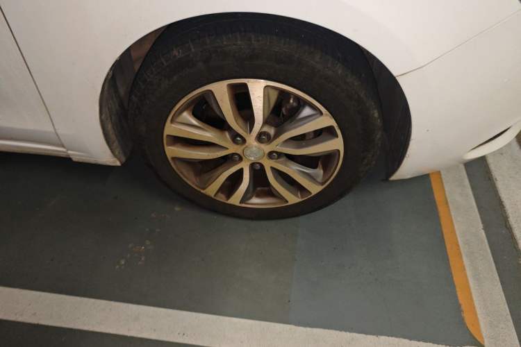 Used Buick GT 2019 18T Automatic Connected Elite Model China VI Standard Right Front Wheel Hub