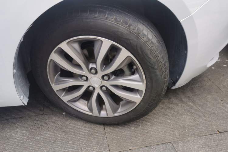 Used Buick GT 2019 18T Automatic Connected Elite Model China VI Standard Right Front Wheel Hub