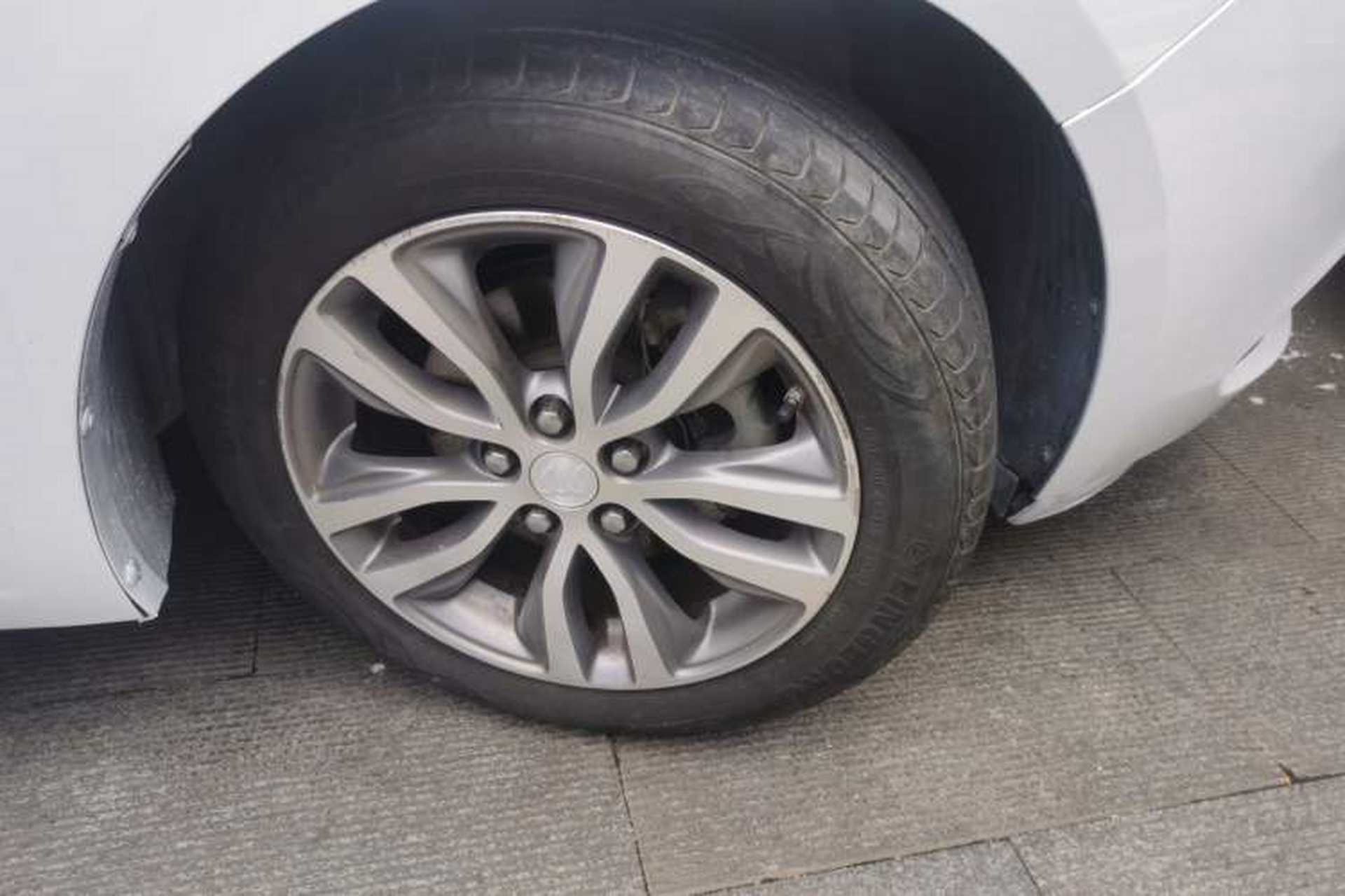 Used Buick GT 2019 18T Automatic Connected Elite Model China VI Standard Right Front Wheel Hub