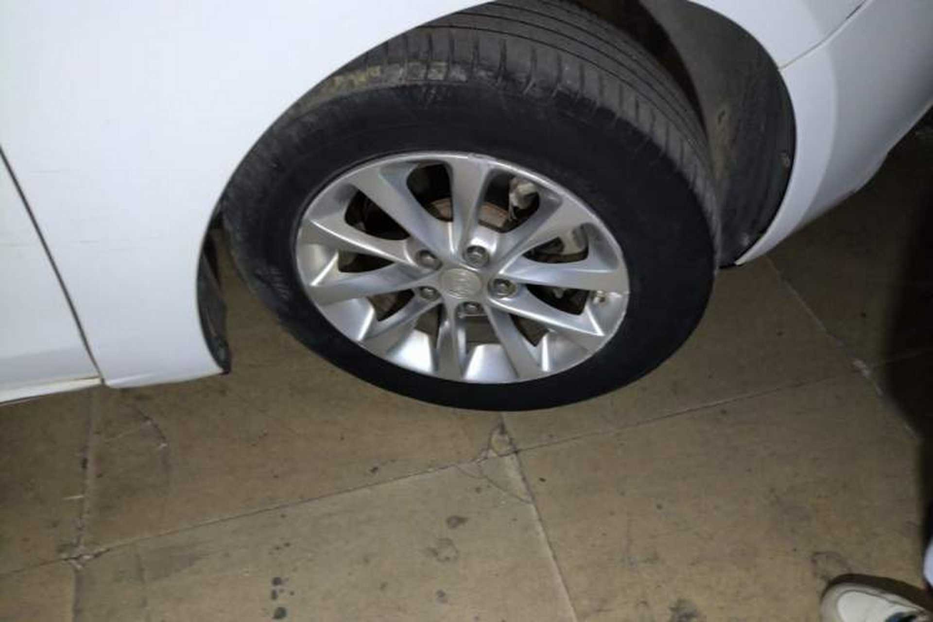 Used Buick GT 2019 15T Dual-Clutch Advanced Version China VI Standard Right Front Wheel Hub