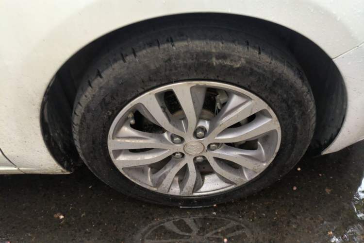 Used Buick GT 2019 18T Automatic Connected Elite Model China VI Standard Right Front Wheel Hub
