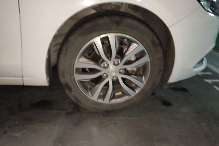 Used Buick GT 2019 18T Automatic Connected Elite Model China VI Standard Right Front Wheel Hub