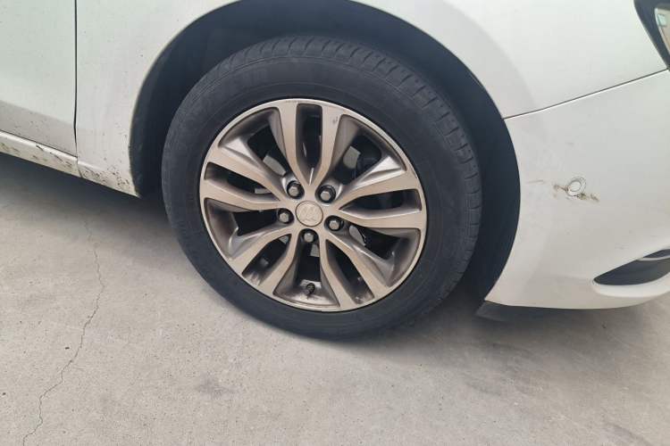 Used Buick GT 2019 18T Automatic Connected Flagship Version China V Standard Right Front Wheel Hub