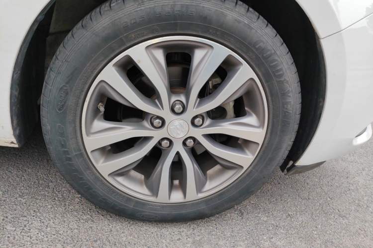 Used Buick GT 2019 18T Automatic Connected Elite Model China V Standard Right Front Wheel Hub