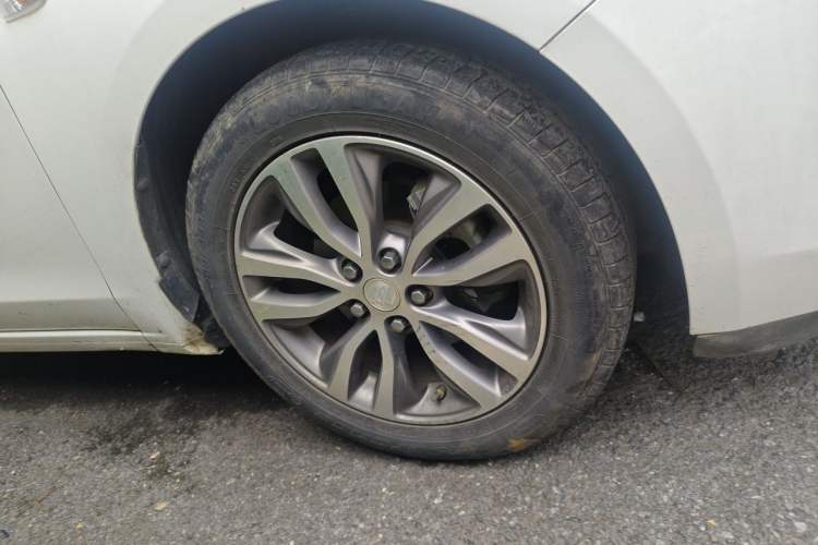 Used Buick GT 2019 18T Automatic Connected Elite Model China VI Standard Right Front Wheel Hub