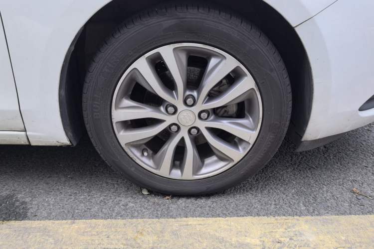 Used Buick GT 2019 18T Automatic Connected Elite Model China V Standard Right Front Wheel Hub