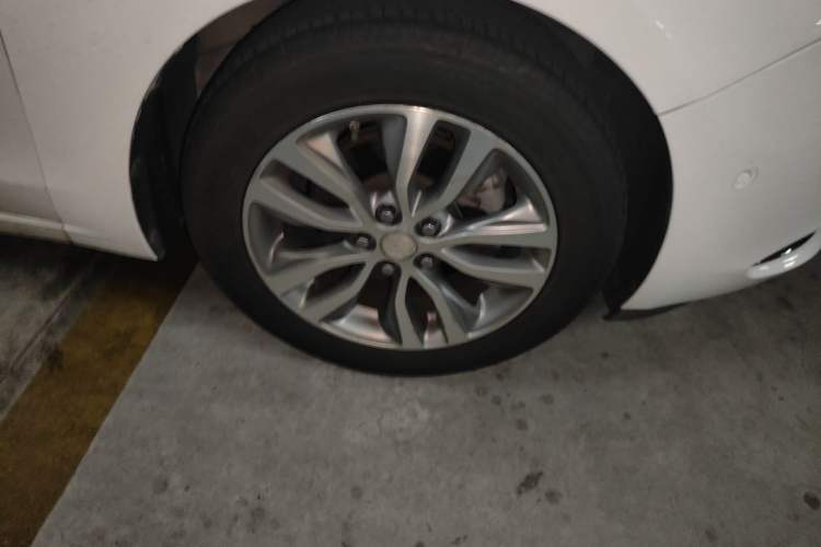 Used Buick GT 2019 18T Automatic Connected Flagship Version China V Standard Right Front Wheel Hub