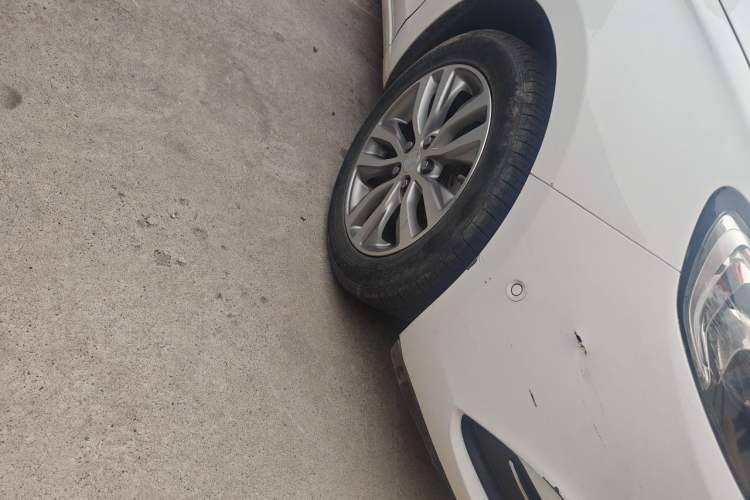 Used Buick GT 2019 18T Automatic Connected Flagship Version China VI Standard Right Front Wheel Hub