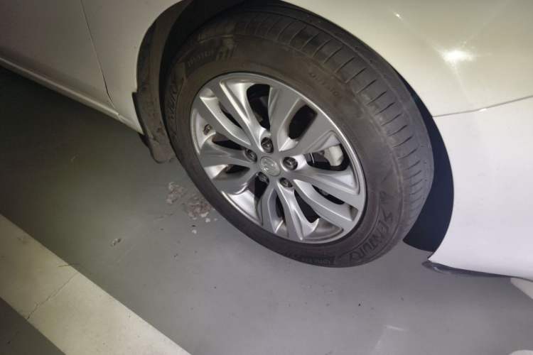 Used Buick GT 2019 15T Dual-Clutch Connected Elite Model China VI Right Front Wheel Hub