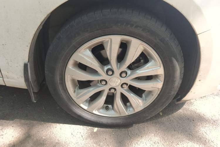 Used Buick GT 2019 15T Dual-Clutch Connected Elite Model China VI Right Front Wheel Hub