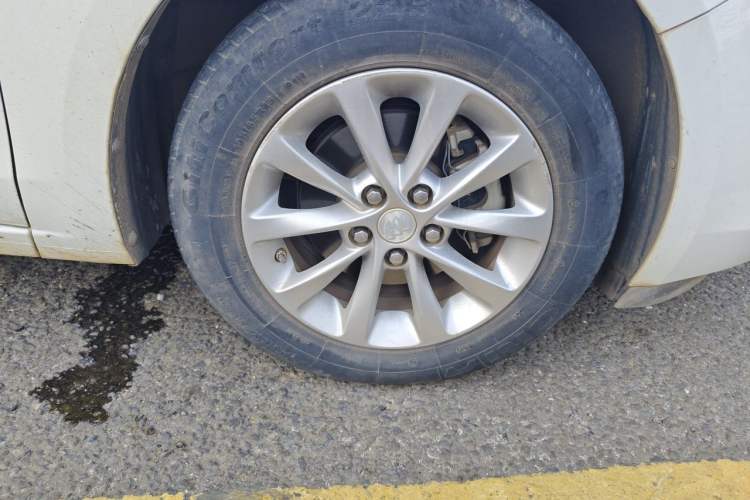 Used Buick GT 2019 15T Dual-Clutch Advanced Version China VI Standard Right Front Wheel Hub