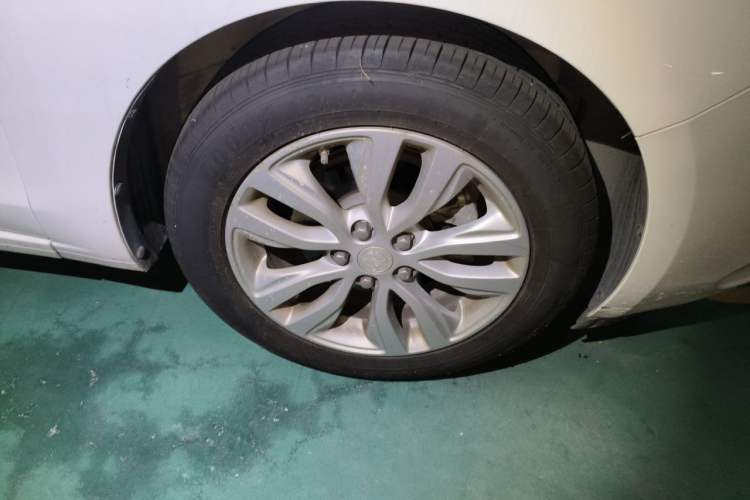 Used Buick GT 2019 15T Dual-Clutch Connected Elite Model China VI Right Front Wheel Hub