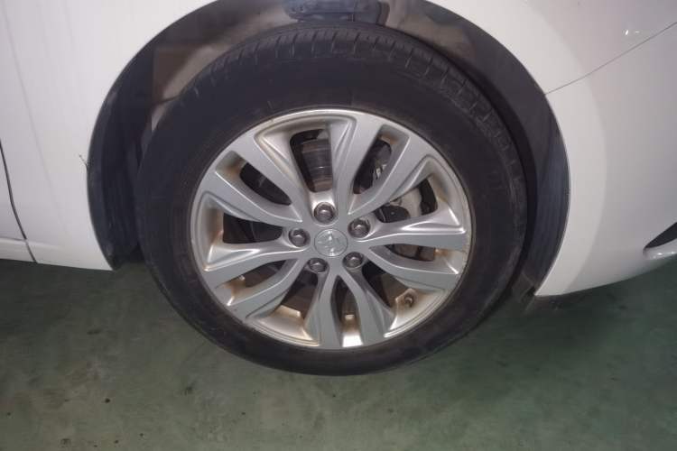 Used Buick GT 2019 15T Dual-Clutch Connected Elite Model China VI Right Front Wheel Hub