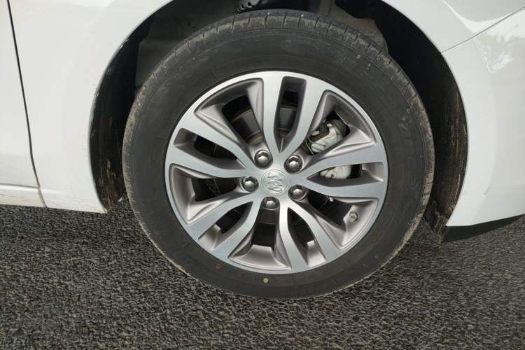 Used Buick GT 2019 18T Automatic Connected Elite Model China V Standard Right Front Wheel Hub