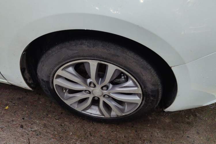 Used Buick GT 2019 18T Automatic Connected Elite Model China VI Standard Right Front Wheel Hub