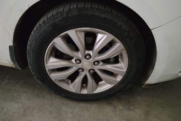 Used Buick GT 2019 15T Manual Elite Version China VI Standard Right Front Wheel Hub