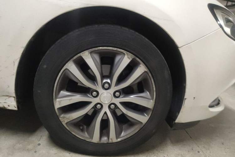 Used Buick GT 2019 18T Automatic Connected Elite Model China V Standard Right Front Wheel Hub