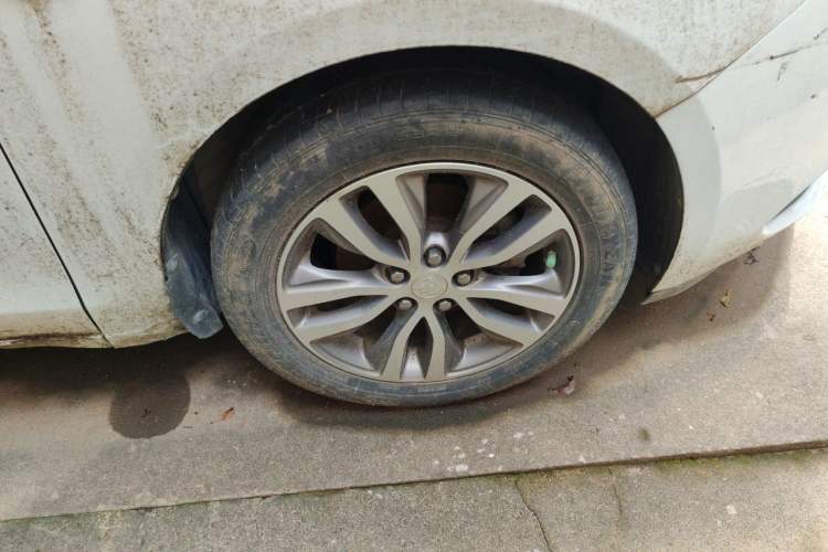 Used Buick GT 2019 18T Automatic Connected Elite Model China VI Standard Right Front Wheel Hub