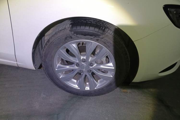 Used Buick GT 2019 15T Dual-Clutch Connected Elite Version China V Standard Right Front Wheel Hub