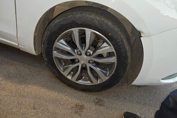 Used Buick GT 2019 18T Automatic Connected Elite Model China V Standard Right Front Wheel Hub