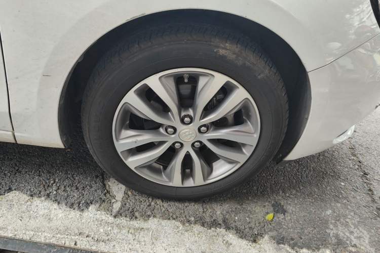 Used Buick GT 2019 18T Automatic Connected Elite Model China V Standard Right Front Wheel Hub