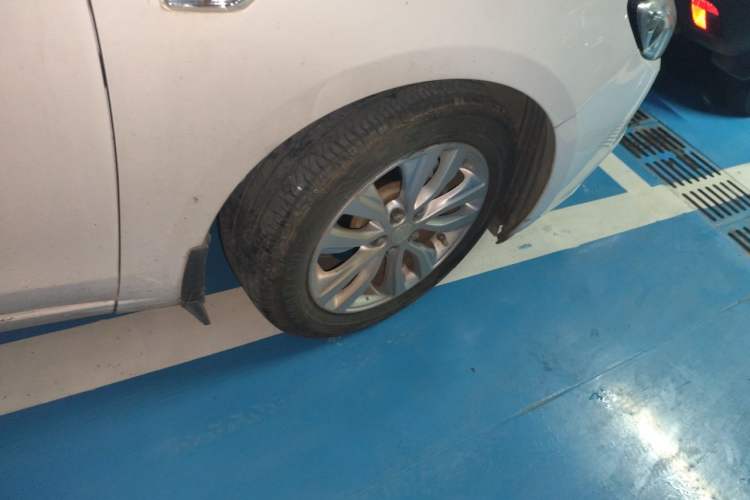 Used Buick GT 2019 15T Dual-Clutch Connected Elite Model China VI Right Front Wheel Hub