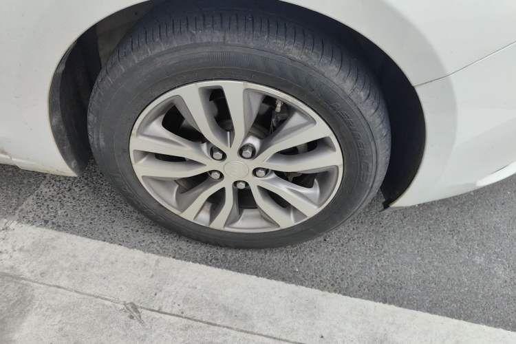 Used Buick GT 2019 18T Automatic Connected Elite Model China V Standard Right Front Wheel Hub