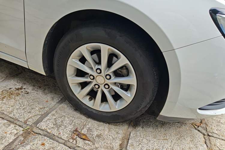 Used Buick GT 2019 15T Dual-Clutch Advanced Version China VI Standard Right Front Wheel Hub