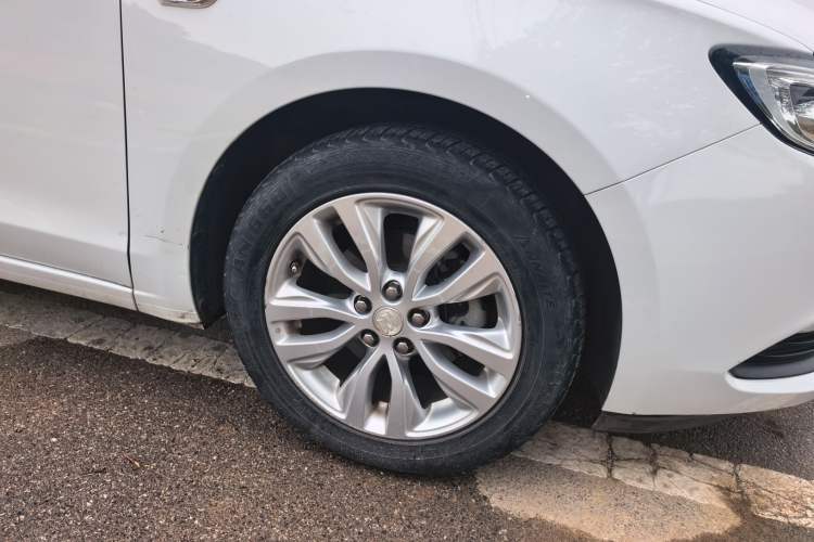 Used Buick GT 2019 15T Dual-Clutch Connected Elite Version China V Standard Right Front Wheel Hub