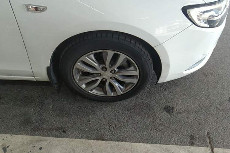 Used Buick GT 2019 18T Automatic Connected Elite Model China V Standard Right Front Wheel Hub
