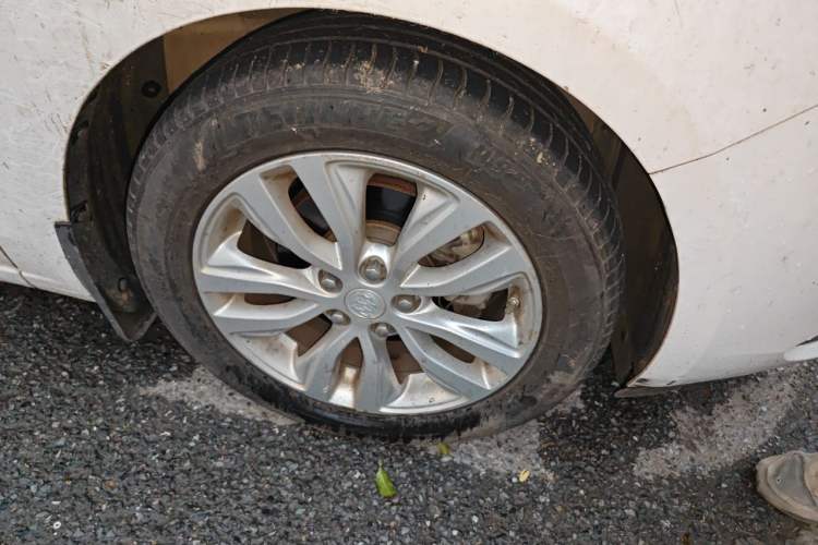 Used Buick GT 2019 15T Dual-Clutch Connected Elite Model China VI Right Front Wheel Hub