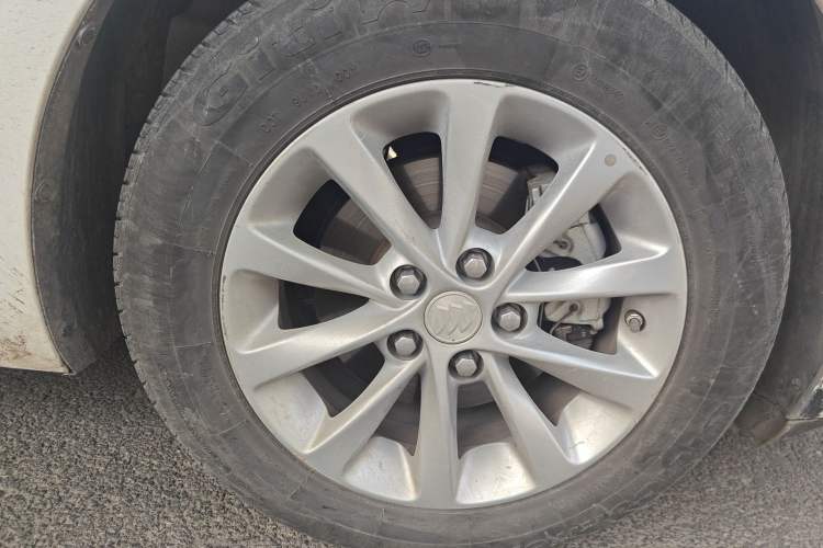 Used Buick GT 2019 15T Dual-Clutch Advanced Version China VI Standard Right Front Wheel Hub