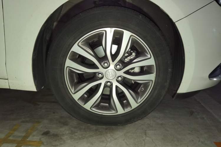 Used Buick GT 2019 18T Automatic Connected Elite Model China V Standard Right Front Wheel Hub