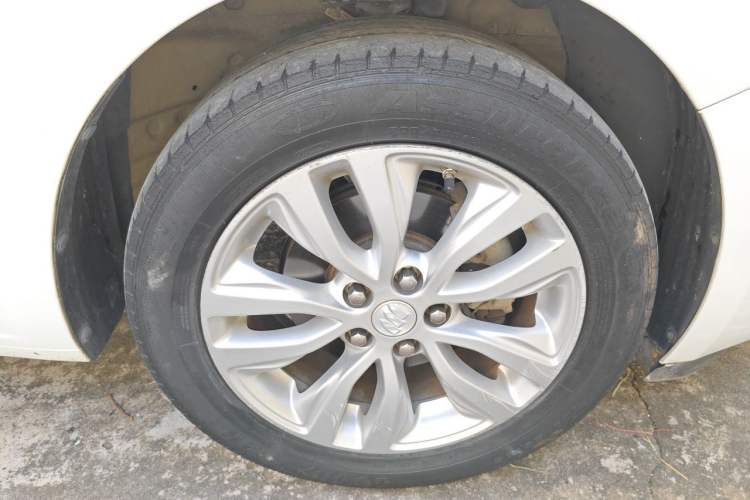 Used Buick GT 2019 15T Dual-Clutch Connected Elite Version China V Standard Right Front Wheel Hub