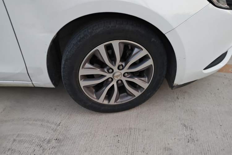 Used Buick GT 2019 18T Automatic Connected Elite Model China VI Standard Right Front Wheel Hub