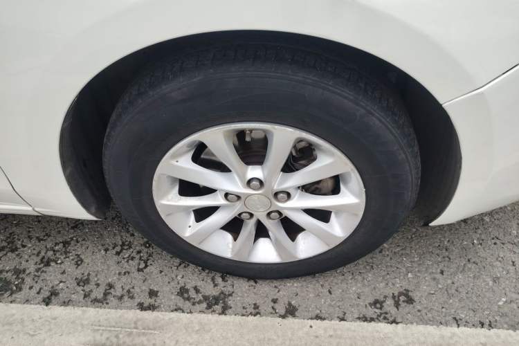 Used Buick GT 2019 15T Dual-Clutch Advanced Version China VI Standard Right Front Wheel Hub