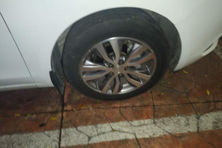 Used Buick GT 2019 18T Automatic Connected Elite Model China VI Standard Right Front Wheel Hub