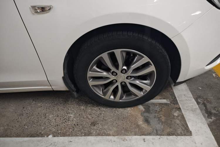 Used Buick GT 2019 18T Automatic Connected Elite Model China VI Standard Right Front Wheel Hub