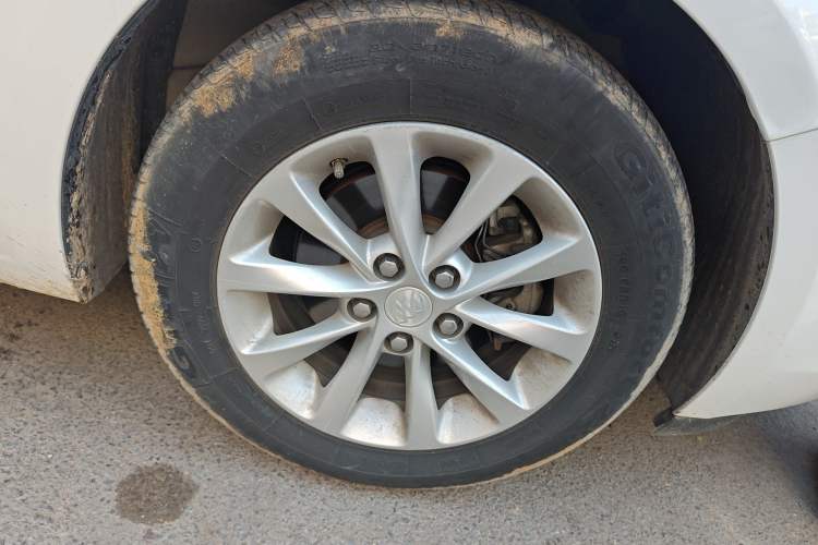 Used Buick GT 2019 15T Dual-Clutch Advanced Version China VI Standard Right Front Wheel Hub