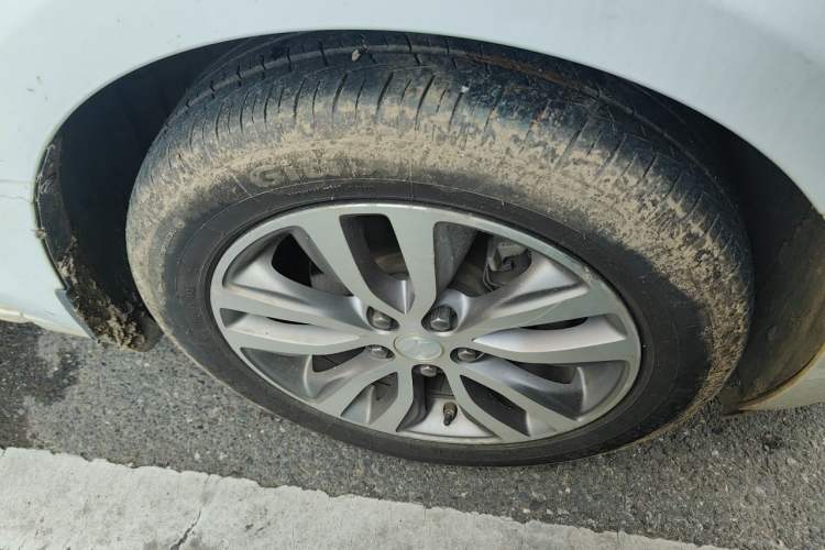 Used Buick GT 2019 18T Automatic Connected Elite Model China V Standard Right Front Wheel Hub