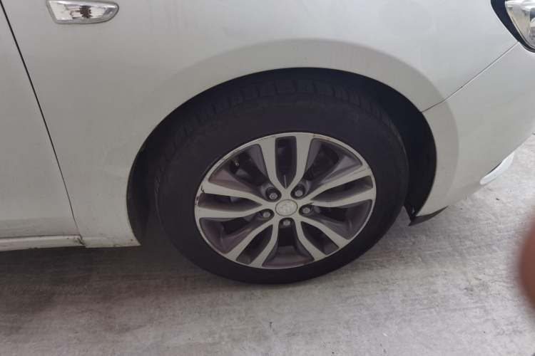 Used Buick GT 2019 18T Automatic Connected Elite Model China VI Standard Right Front Wheel Hub