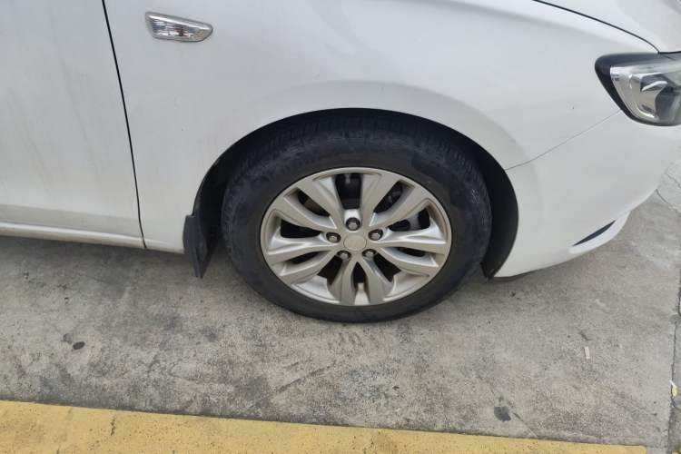 Used Buick GT 2019 15T Dual-Clutch Connected Elite Model China VI Right Front Wheel Hub