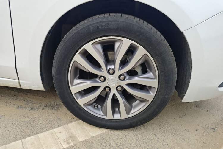 Used Buick GT 2019 18T Automatic Connected Elite Model China VI Standard Right Front Wheel Hub