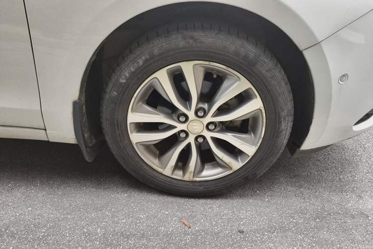 Used Buick GT 2019 18T Automatic Connected Flagship Version China V Standard Right Front Wheel Hub