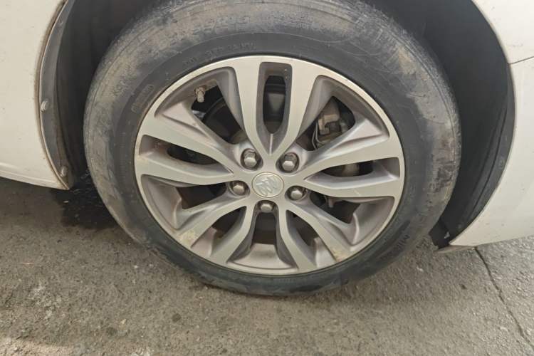 Used Buick GT 2019 18T Automatic Connected Elite Model China V Standard Right Front Wheel Hub