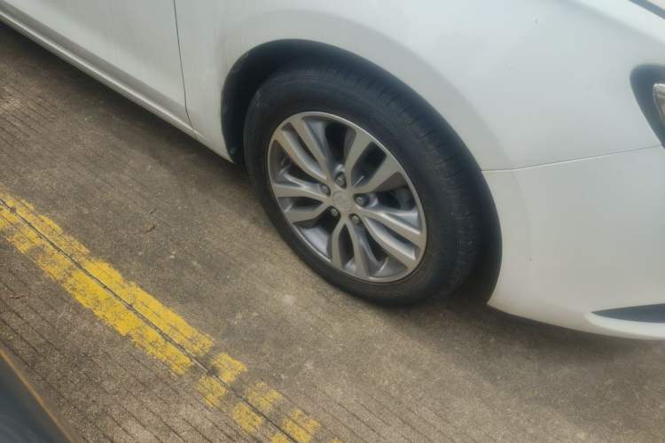 Used Buick GT 2019 18T Automatic Connected Elite Model China VI Standard Right Front Wheel Hub