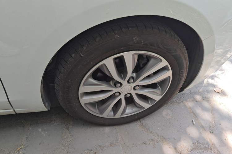 Used Buick GT 2019 18T Automatic Connected Elite Model China VI Standard Right Front Wheel Hub